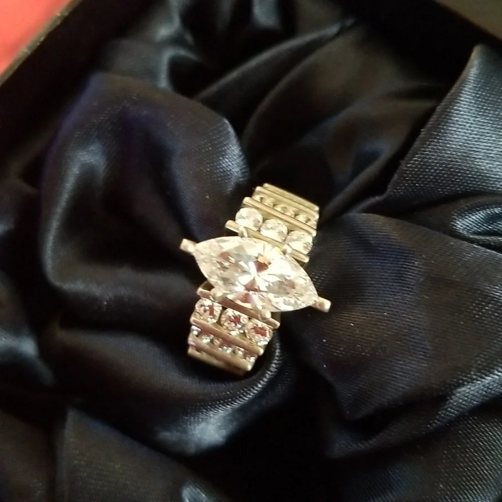 Marquise Ring - Picture 2 of 5